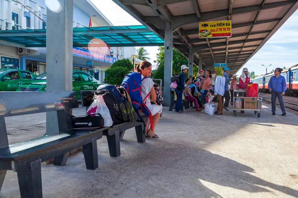 Hue Vietnam Junio 2019 Estación Tren Vietnamita Los Empleados Estación — Foto de Stock
