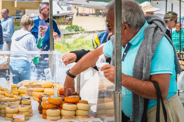 Quarteira Portugalsko Května 2018 Malé Venkovní Trh Kde Místní Výrobci — Stock fotografie