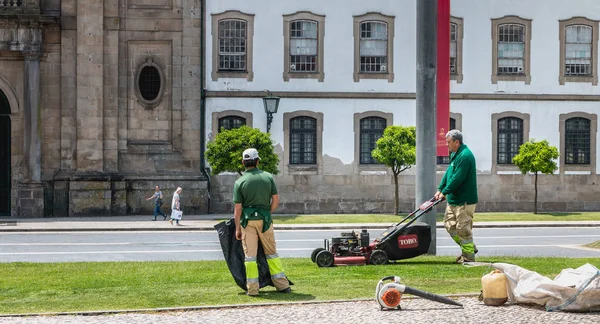 Braga Portugal May 2018 Municipal Gardeners Mowing Grass City Center — Stock Photo, Image