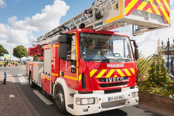 Saint Gilles Croix Vie France Juillet 2016 Défilé Des Pompiers — Photo