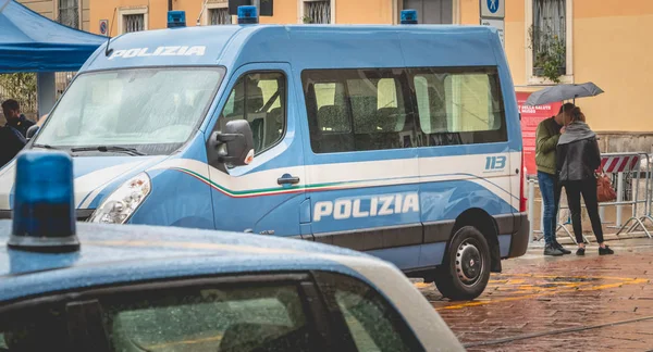 Milano Italien November 2017 Polisbil Parkerad Gatan Kontroll Framför Den — Stockfoto