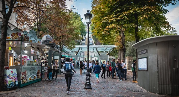 Paris França Outubro 2018 Pessoas Que Esperam Próximo Funicular Estação — Fotografia de Stock