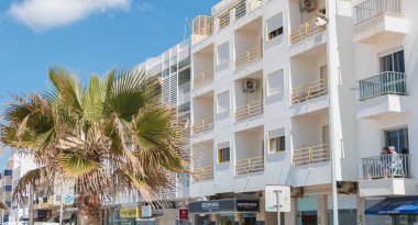 Quarteira üzerinde bina tipik bir kasaba mimari detay,