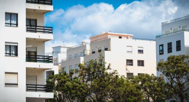 Quarteira üzerinde bina tipik bir kasaba mimari detay,