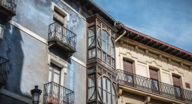 Tipik konut yapı mimarisi, Irun, İspanya