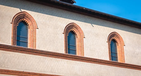 Sforza Kalesi ve cephe mimari detay