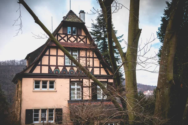 Detalle típico de la arquitectura de la casa de Badenweiler, Alemania —  Fotos de Stock