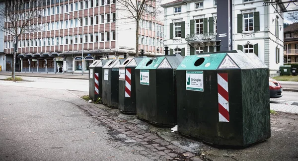 Poubelle pour le tri sélectif des ordures Fribourg im B — Photo