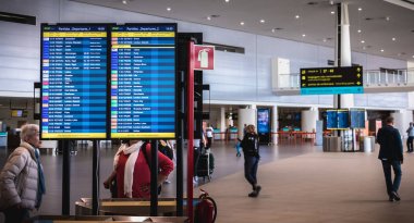 Faro Uluslararası Havaalanı'nın iç görünümü - Portekiz