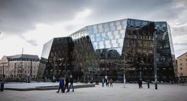 Freiburg Üniversitesi Kütüphanesi'nin modern binası