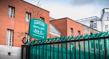 İrlanda viskiJame eski damıtma mimari detay