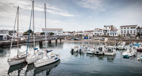 View of the small port where maneuver fishing boats in Port Join — Stock Photo, Image