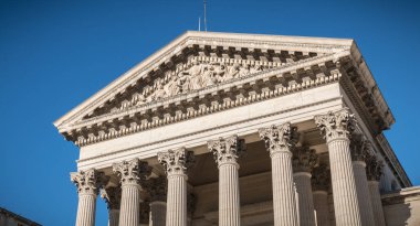 Montpellier, Fransa adliyesinin mimari detayı