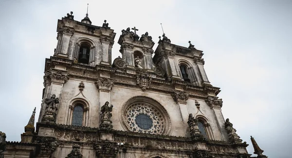 Architectural detail of the monastery of Alcobaca, Portugal — Stock Photo, Image