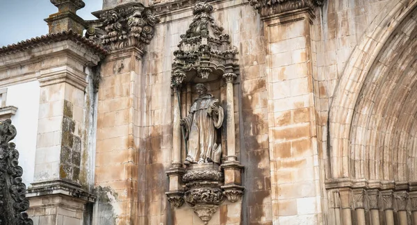 Detalle arquitectónico del monasterio de Alcobaca, Portugal — Foto de Stock