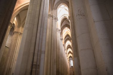 ortaçağ Romanesk iç mimari detay 