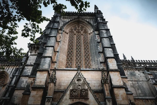 Detalle arquitectónico del Monasterio de Santa Maria da Vitoria — Foto de Stock