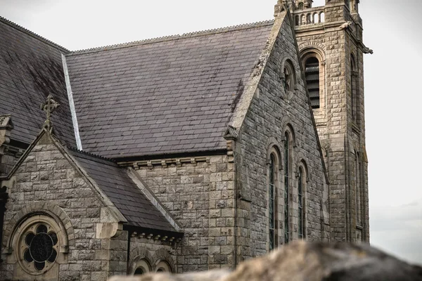 Detailarchitektur der Himmelfahrtskirche in howth, irland — Stockfoto