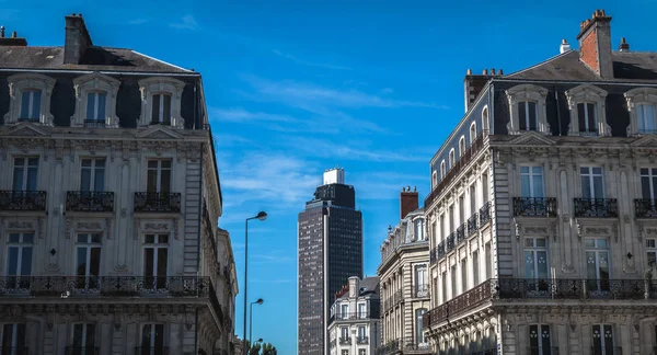 Detalhes típicos da arquitetura do edifício no centro histórico de Nan — Fotografia de Stock