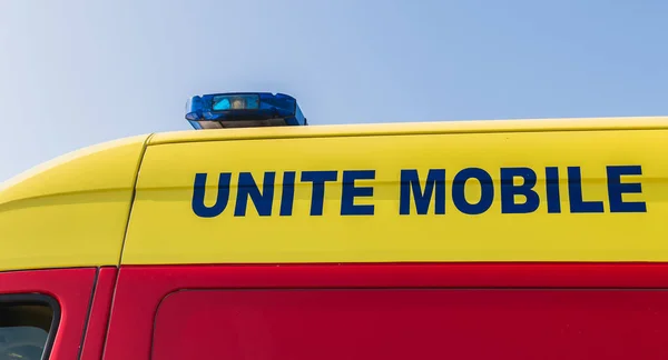 Unidade de ambulância UMPS de primeiros socorros móveis em Saint Gilles Croix de V — Fotografia de Stock