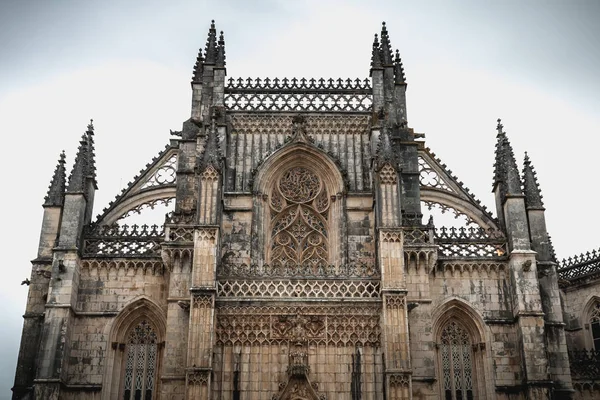 Arkitektoniske detaljer i klosteret Santa Maria da Vitoria - Stock-foto