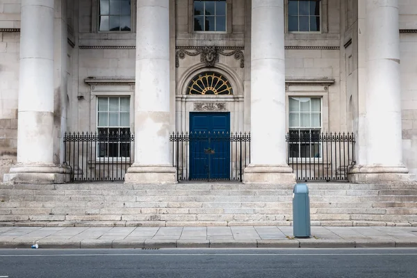 Arkitektoniska detalj av Custom House i Dublin, Irland — Stockfoto