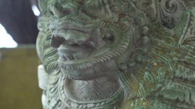 Endonezya ön Bali Tapınak, Endonezya Tanrı heykeli. Geleneksel Endonezya Hindu sembolü. Antik heykel dini idol. Bali manevi mimarisi. Asya kültürü. Turizm ve seyahat konsepti.