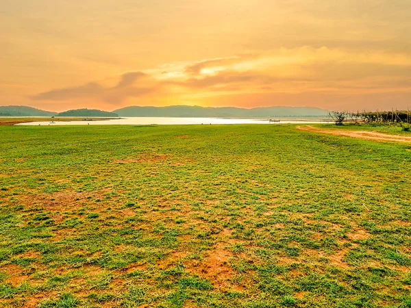 Campo Com Nascer Sol Toong Praya Chachoengshao Tailândia — Fotografia de Stock