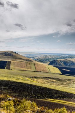 Güzel doğa taş ocağı manzarası