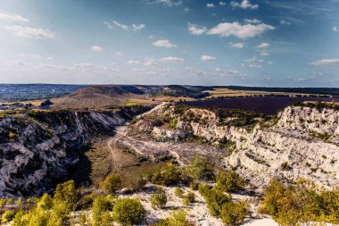 Güzel doğa taş ocağı manzarası