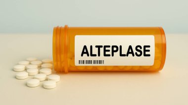 Hastanenin eczane masasındaki bir kutu ALTEPLASE tableti trombolitik pıhtıyı eritmek için kullanılır..