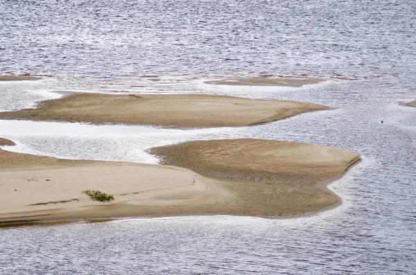 Parts Sandy Shore Filled Rippling Water River Daylight — Stock Photo, Image