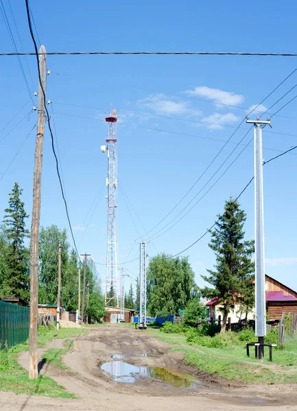 Linhas Energia Postes Concreto Protegidas Impacto Por Carro Baixo Estande — Fotografia de Stock