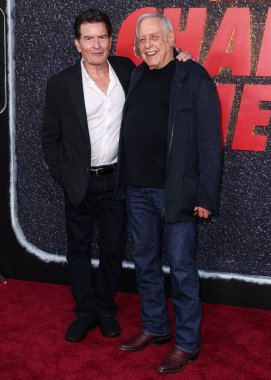 Amerikalı aktör Charlie Sheen ve Amerikalı film yapımcısı Netflix 'in' Amerikan aktör Charlie Sheen 'in birinci sezonunun Los Angeles Premiere' ine 4 Eylül 2025 'te Hollywood, Los Angeles, Kaliforniya, ABD' de Netflix Tudum Theater 'da geldiler..