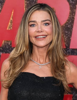 Amerikalı aktris, model ve televizyon karakteri Denise Richards Netflix 'in Amerikan aktör Charlie Sheen' in Los Angeles Premiere 'ine 4 Eylül 2025' te Hollywood, Los Angeles, Kaliforniya, ABD 'deki Netflix Tudum Theater' da düzenlenen 1.