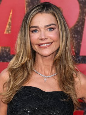 Amerikalı aktris, model ve televizyon karakteri Denise Richards Netflix 'in Amerikan aktör Charlie Sheen' in Los Angeles Premiere 'ine 4 Eylül 2025' te Hollywood, Los Angeles, Kaliforniya, ABD 'deki Netflix Tudum Theater' da düzenlenen 1.