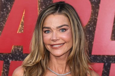 Amerikalı aktris, model ve televizyon karakteri Denise Richards Netflix 'in Amerikan aktör Charlie Sheen' in Los Angeles Premiere 'ine 4 Eylül 2025' te Hollywood, Los Angeles, Kaliforniya, ABD 'deki Netflix Tudum Theater' da düzenlenen 1.