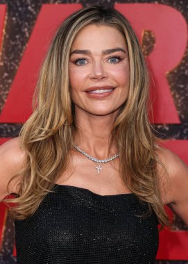 Amerikalı aktris, model ve televizyon karakteri Denise Richards Netflix 'in Amerikan aktör Charlie Sheen' in Los Angeles Premiere 'ine 4 Eylül 2025' te Hollywood, Los Angeles, Kaliforniya, ABD 'deki Netflix Tudum Theater' da düzenlenen 1.