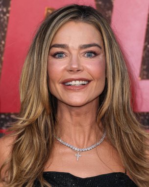 Amerikalı aktris, model ve televizyon karakteri Denise Richards Netflix 'in Amerikan aktör Charlie Sheen' in Los Angeles Premiere 'ine 4 Eylül 2025' te Hollywood, Los Angeles, Kaliforniya, ABD 'deki Netflix Tudum Theater' da düzenlenen 1.