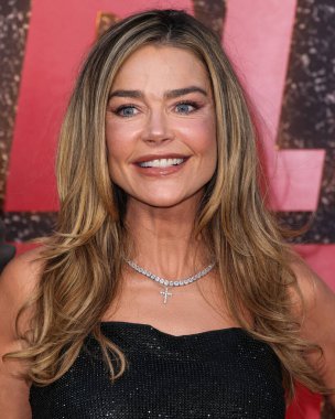 Amerikalı aktris, model ve televizyon karakteri Denise Richards Netflix 'in Amerikan aktör Charlie Sheen' in Los Angeles Premiere 'ine 4 Eylül 2025' te Hollywood, Los Angeles, Kaliforniya, ABD 'deki Netflix Tudum Theater' da düzenlenen 1.