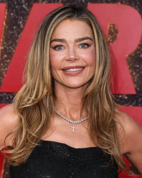 Amerikalı aktris, model ve televizyon karakteri Denise Richards Netflix 'in Amerikan aktör Charlie Sheen' in Los Angeles Premiere 'ine 4 Eylül 2025' te Hollywood, Los Angeles, Kaliforniya, ABD 'deki Netflix Tudum Theater' da düzenlenen 1.