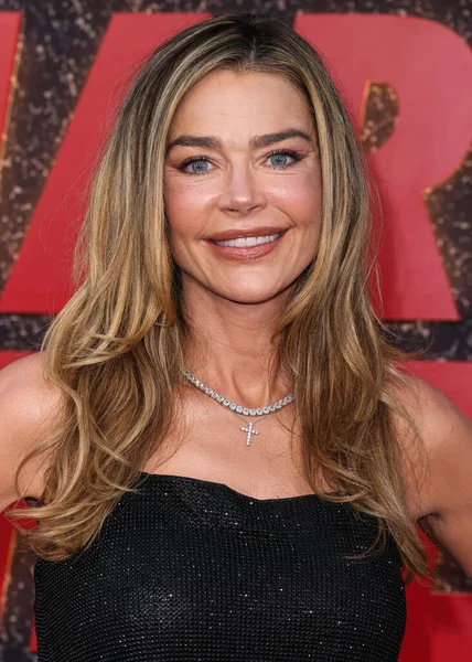 Amerikalı aktris, model ve televizyon karakteri Denise Richards Netflix 'in Amerikan aktör Charlie Sheen' in Los Angeles Premiere 'ine 4 Eylül 2025' te Hollywood, Los Angeles, Kaliforniya, ABD 'deki Netflix Tudum Theater' da düzenlenen 1.