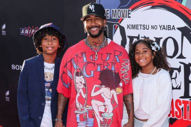 Megaa Grandberry, Peder Omari Ishmael Grandberry ve A 'mei Grandberry, 9 Eylül 2025 tarihinde TCL Çin Tiyatrosu IMAX' te düzenlenen Crunchyroll 'un' Şeytan Avcısı: Kimetsu No Yaiba Sonsuzluk Şatosu 'nun Los Angeles prömiyerine geldiler.