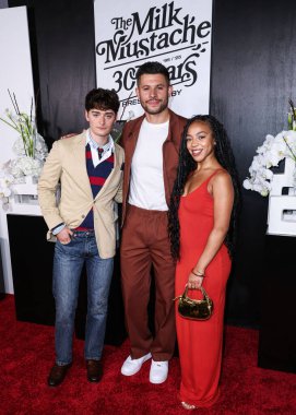 Kanadalı-Amerikalı aktör ve girişimci Noah Schnapp, Amerikalı aktör Nick Barrotta ve Amerikalı aktris Priah Ferguson, 9 Eylül 2025 'te Hollywood, Los Angeles' ta The Lot 'ta düzenlenen 30.   