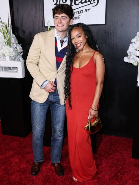 Kanadalı-Amerikalı aktör ve girişimci Noah Schnapp ve Amerikalı aktris Priah Ferguson, 9 Eylül 2025 'te Hollywood, Los Angeles, Kaliforniya' da Formosa 'da düzenlenen Got Milks 30. Yıldönümü Süt Bıyığı Kutlamasına geldiler.     