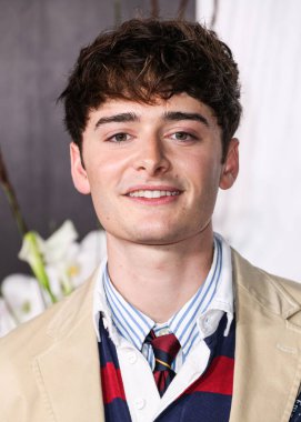 Kanadalı-Amerikalı aktör ve girişimci Noah Schnapp, 9 Eylül 2025 'te Hollywood, Los Angeles, Kaliforniya, ABD' de The Lot 'ta düzenlenen 30. Yıldönümü Süt Bıyığı Kutlamasına geldi..      