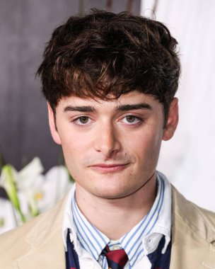 Kanadalı-Amerikalı aktör ve girişimci Noah Schnapp, 9 Eylül 2025 'te Hollywood, Los Angeles, Kaliforniya, ABD' de The Lot 'ta düzenlenen 30. Yıldönümü Süt Bıyığı Kutlamasına geldi..      