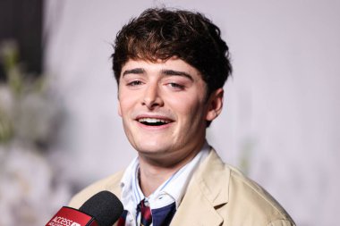 Kanadalı-Amerikalı aktör ve girişimci Noah Schnapp, 9 Eylül 2025 'te Hollywood, Los Angeles, Kaliforniya, ABD' de The Lot 'ta düzenlenen 30. Yıldönümü Süt Bıyığı Kutlamasına geldi..      