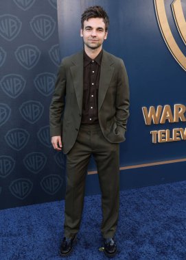 Drew Tarver, Warner Bros. Television Group 'un Primetime Emmy Ödülleri' ndeki 77. Nomine Ödül Töreni 'ne 13 Eylül 2025' te Beverly Hills, Los Angeles, Kaliforniya, ABD 'de katıldı.. 