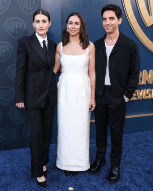 Lucia Aniello, Jen Statsky ve Paul W. Downs, Warner Bros. Television Group 'un 13 Eylül 2025 tarihinde Spago' da düzenlenen 77.. 